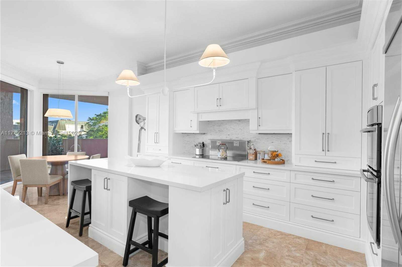 Small Image of 10 EDGEWATER DR #3E, Coral Gables Number 11