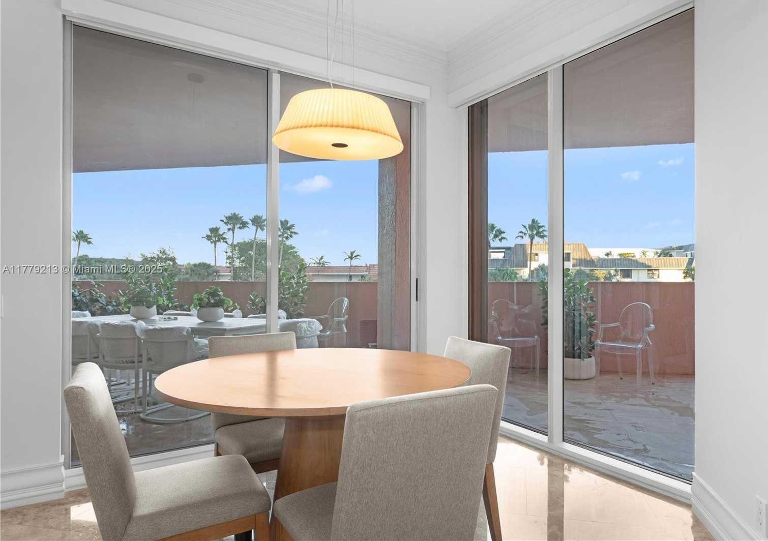 Small Image of 10 EDGEWATER DR #3E, Coral Gables Number 12