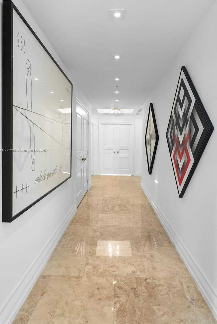 Small Image of 10 EDGEWATER DR #3E, Coral Gables Number 15