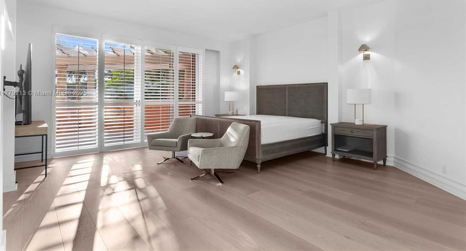 Small Image of 10 EDGEWATER DR #3E, Coral Gables Number 16