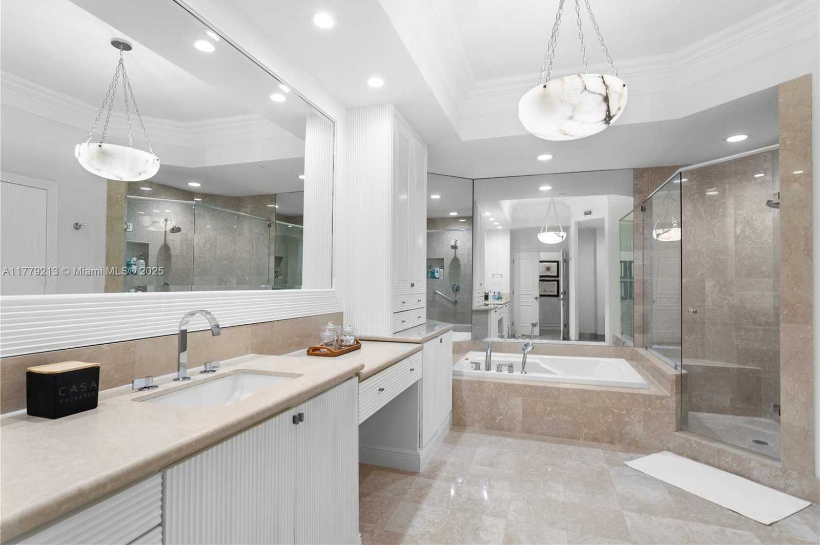 Small Image of 10 EDGEWATER DR #3E, Coral Gables Number 19