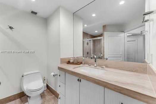 Small Image of 10 EDGEWATER DR #3E, Coral Gables Number 24