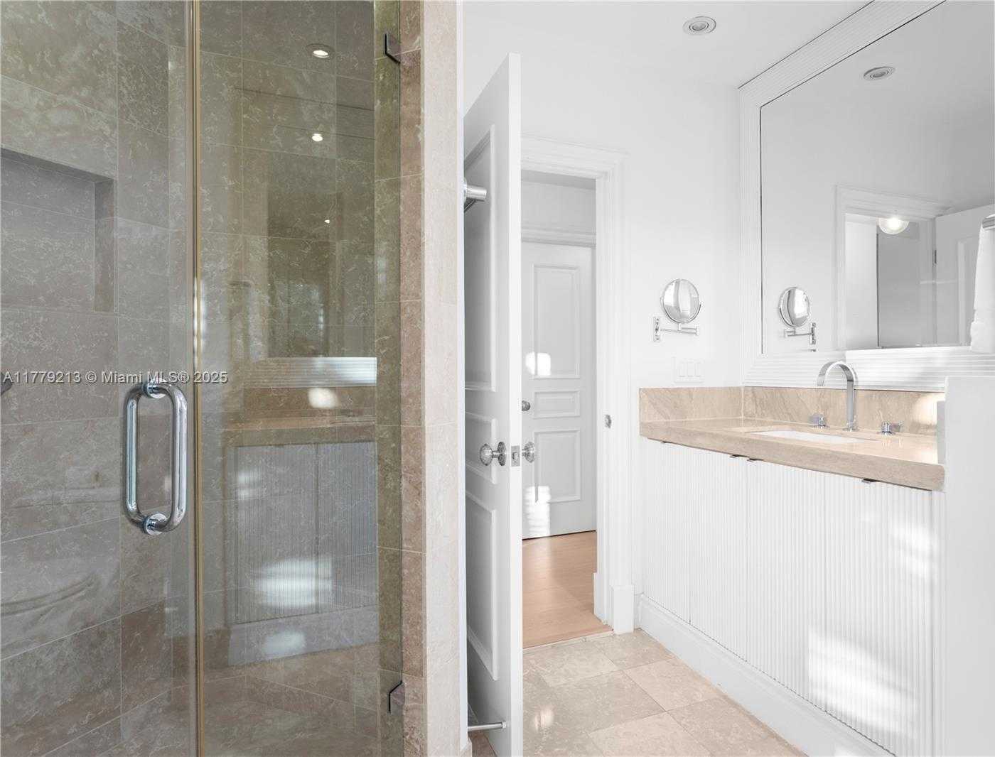 Small Image of 10 EDGEWATER DR #3E, Coral Gables Number 27