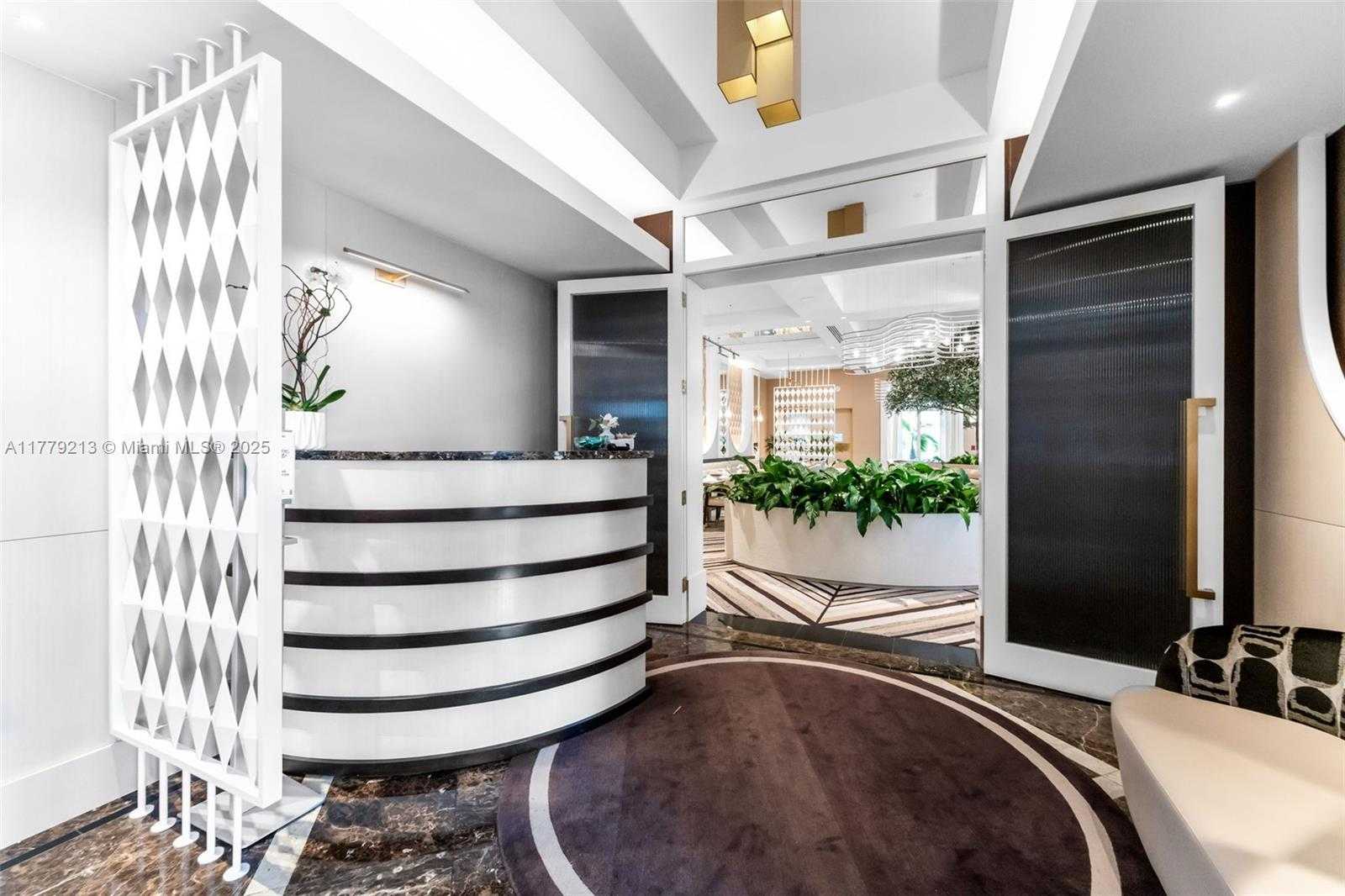 Small Image of 10 EDGEWATER DR #3E, Coral Gables Number 31