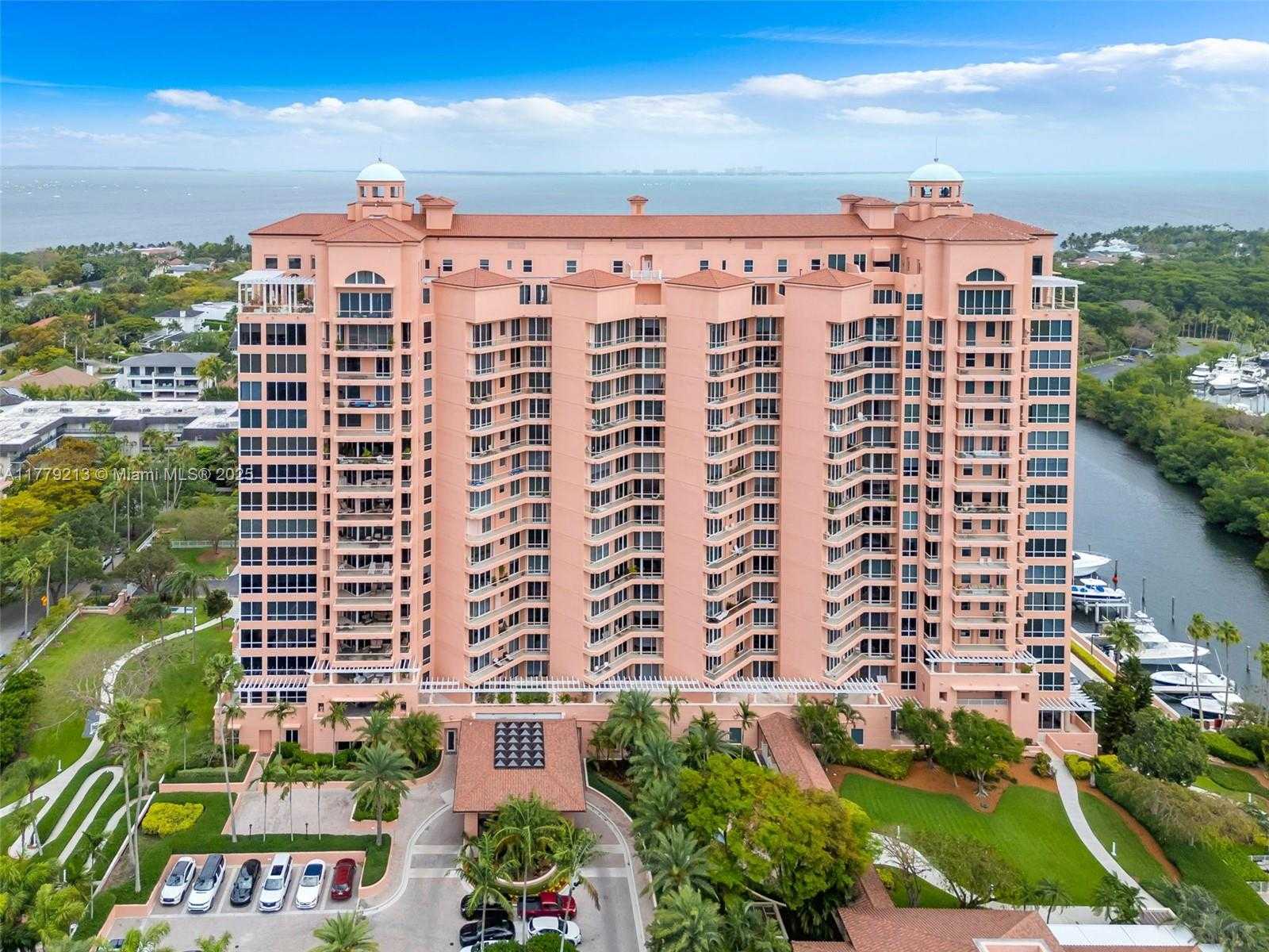 Small Image of 10 EDGEWATER DR #3E, Coral Gables Number 32