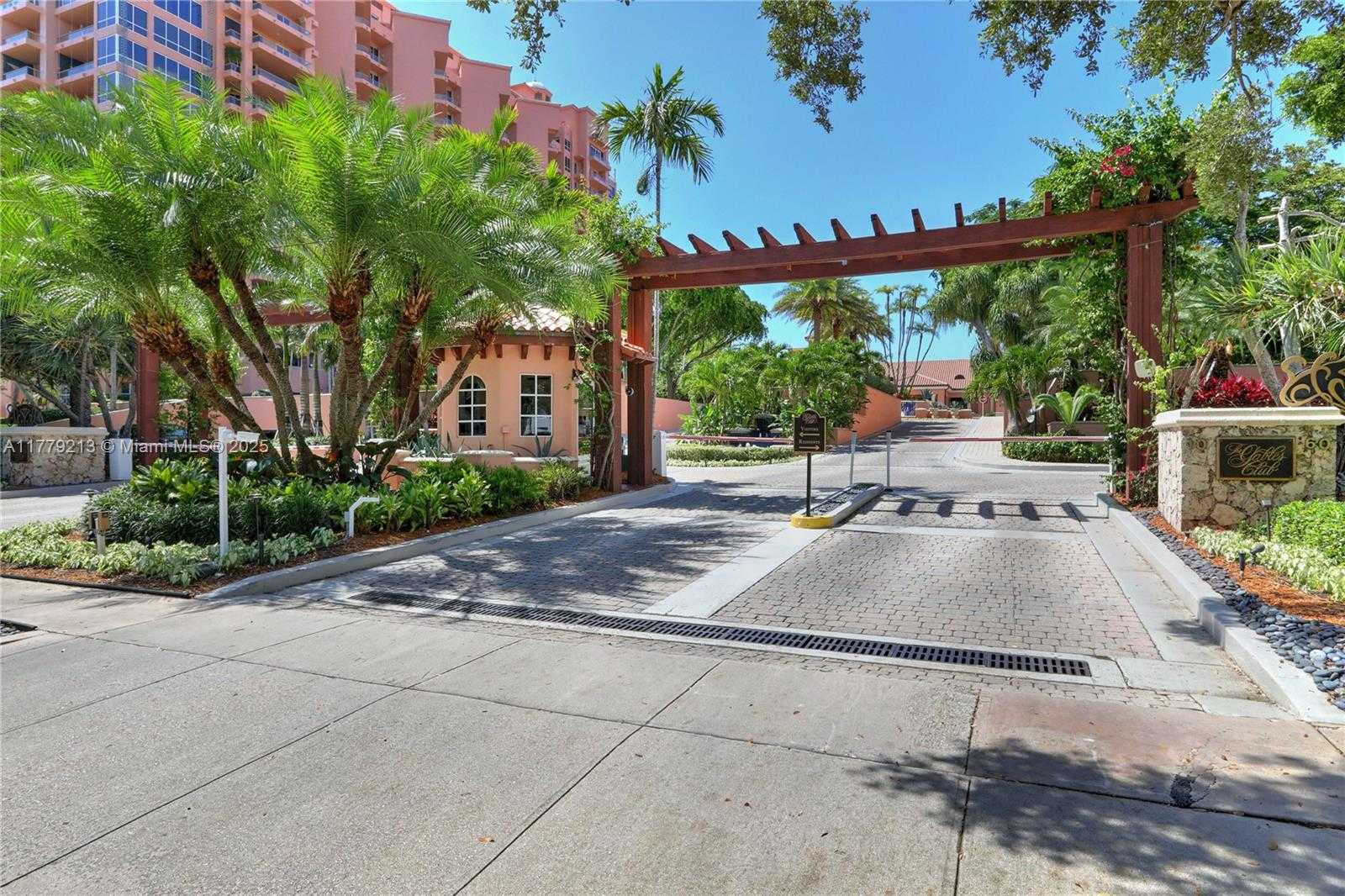 Small Image of 10 EDGEWATER DR #3E, Coral Gables Number 37