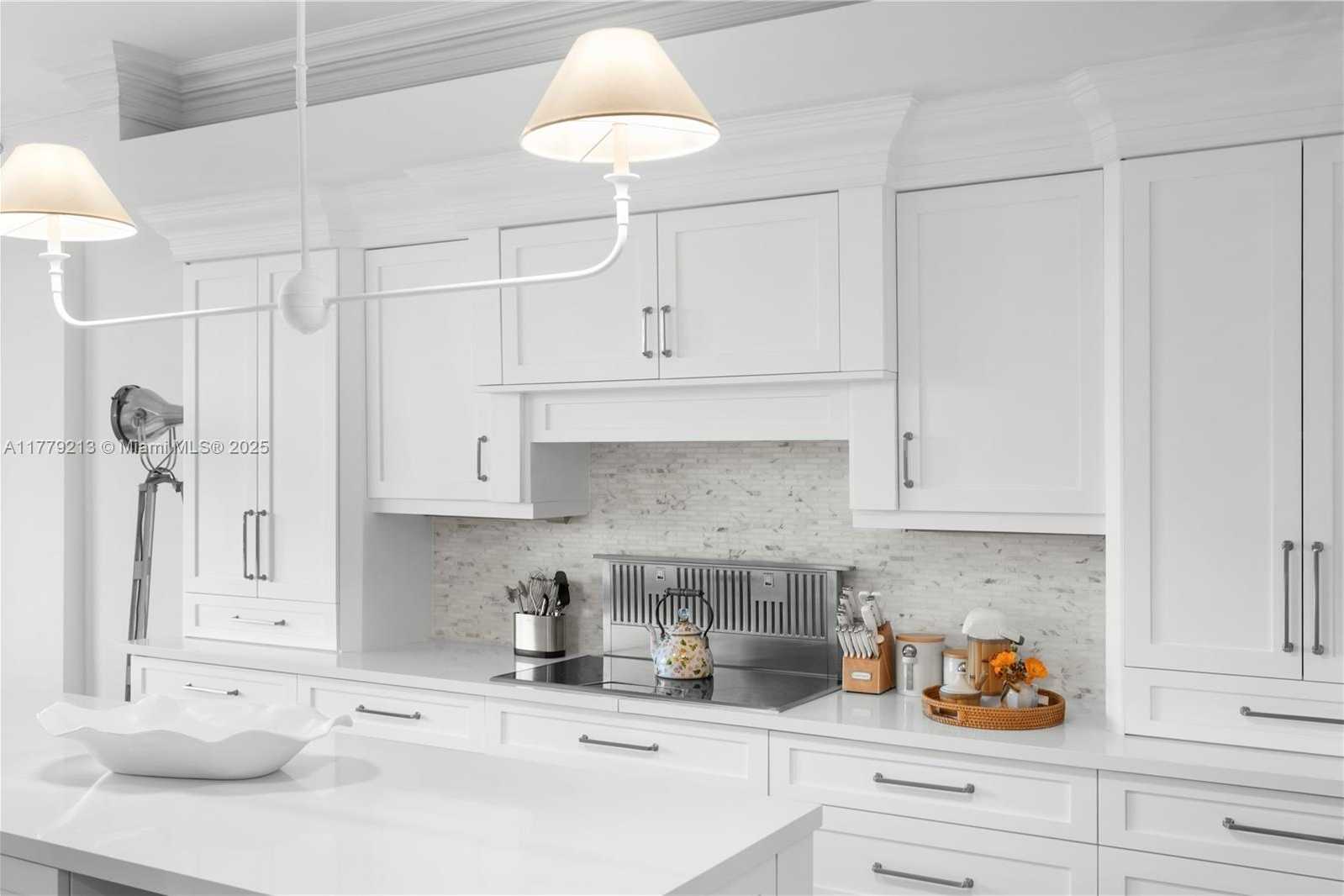 Small Image of 10 EDGEWATER DR #3E, Coral Gables Number 9