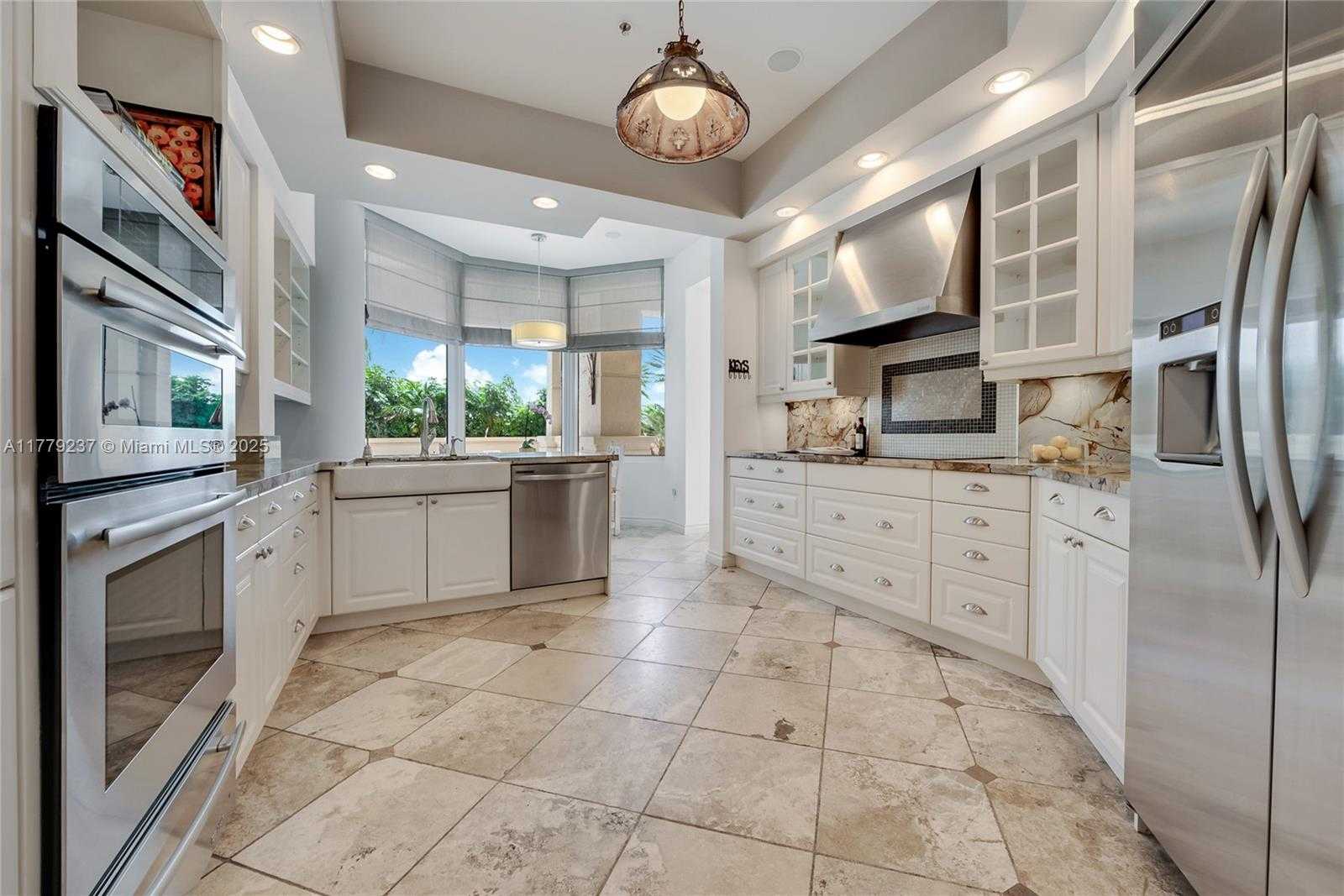 Small Image of 13611 DEERING BAY DR #101, Coral Gables Number 3