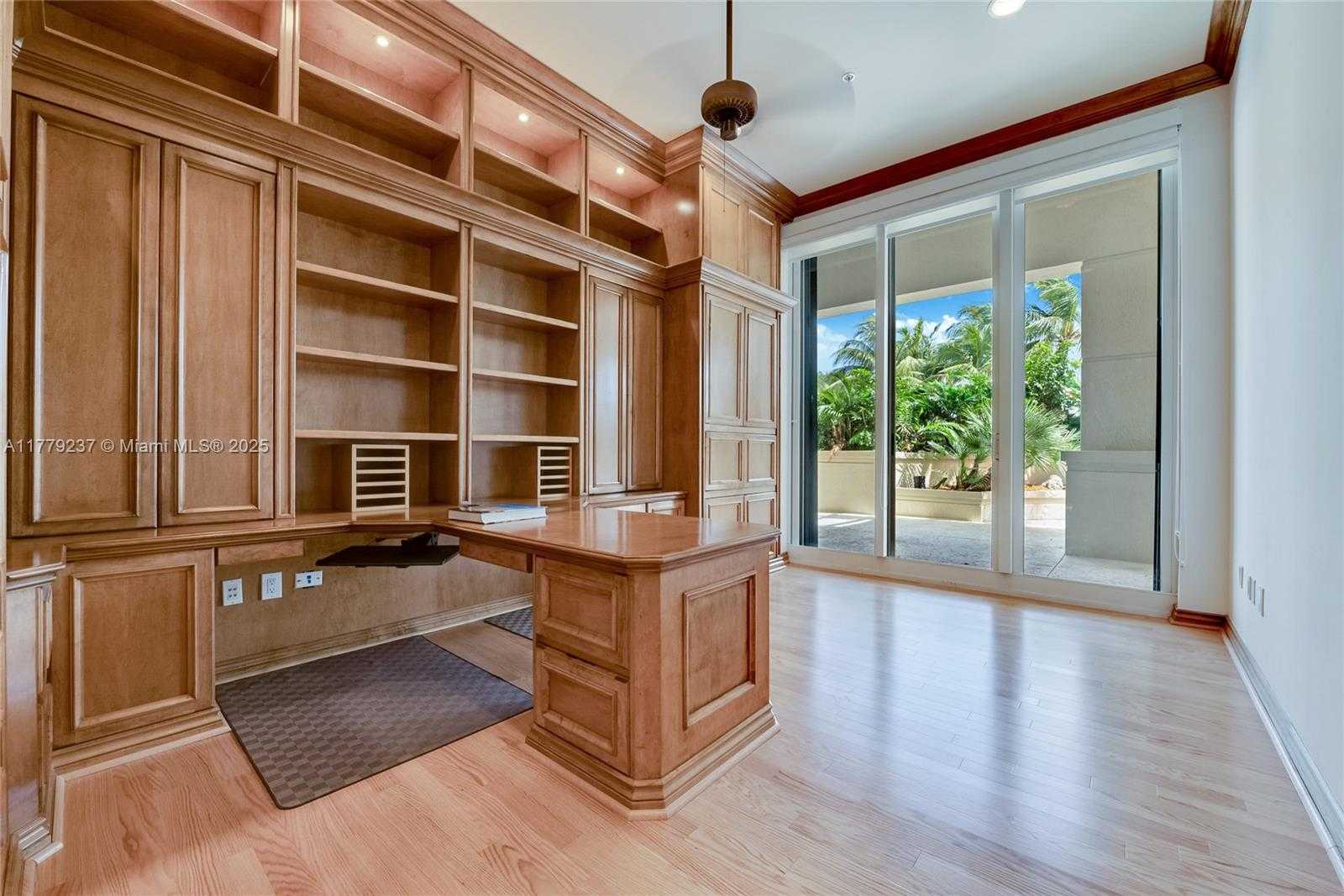 Small Image of 13611 DEERING BAY DR #101, Coral Gables Number 6