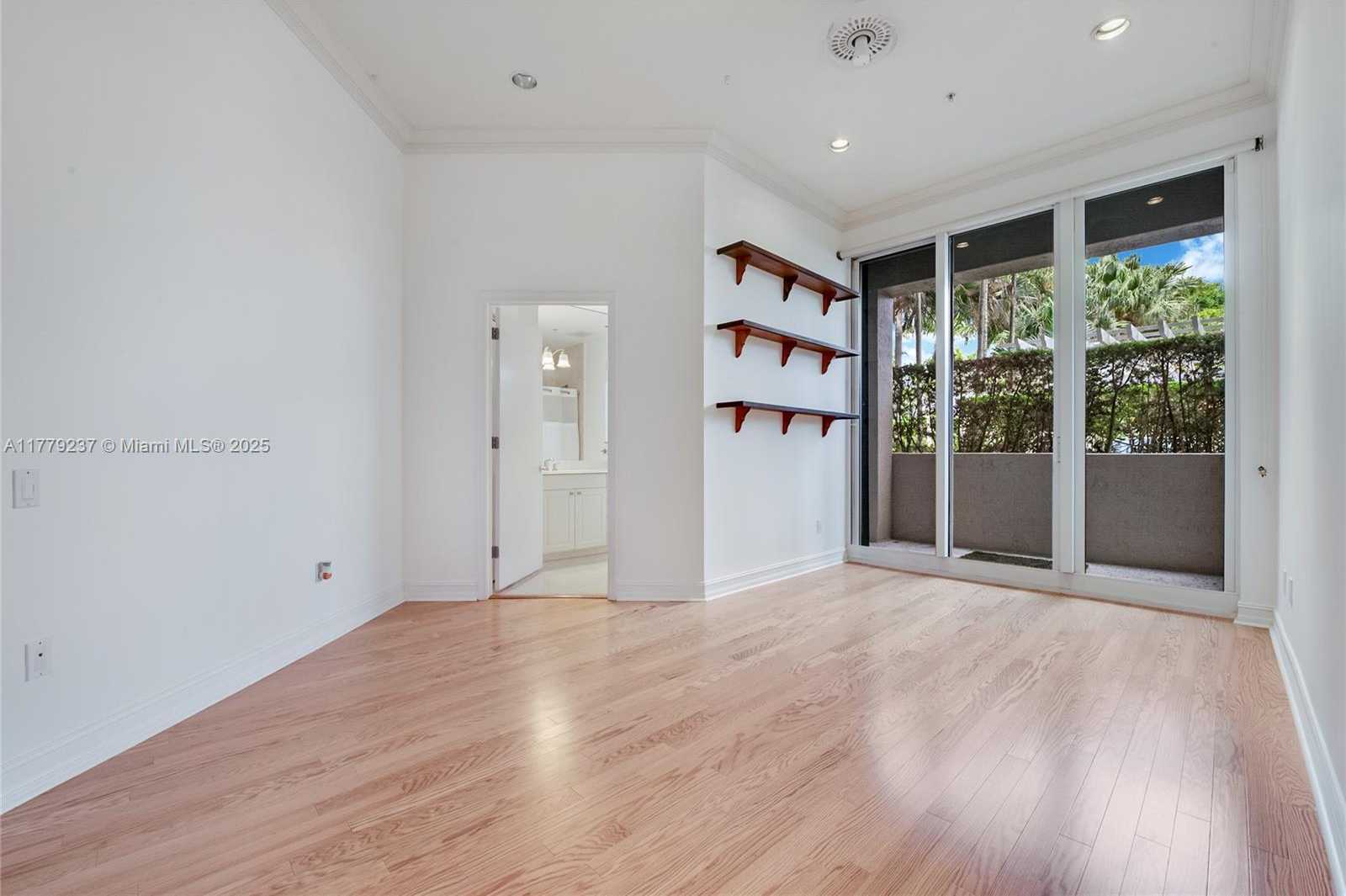Small Image of 13611 DEERING BAY DR #101, Coral Gables Number 8