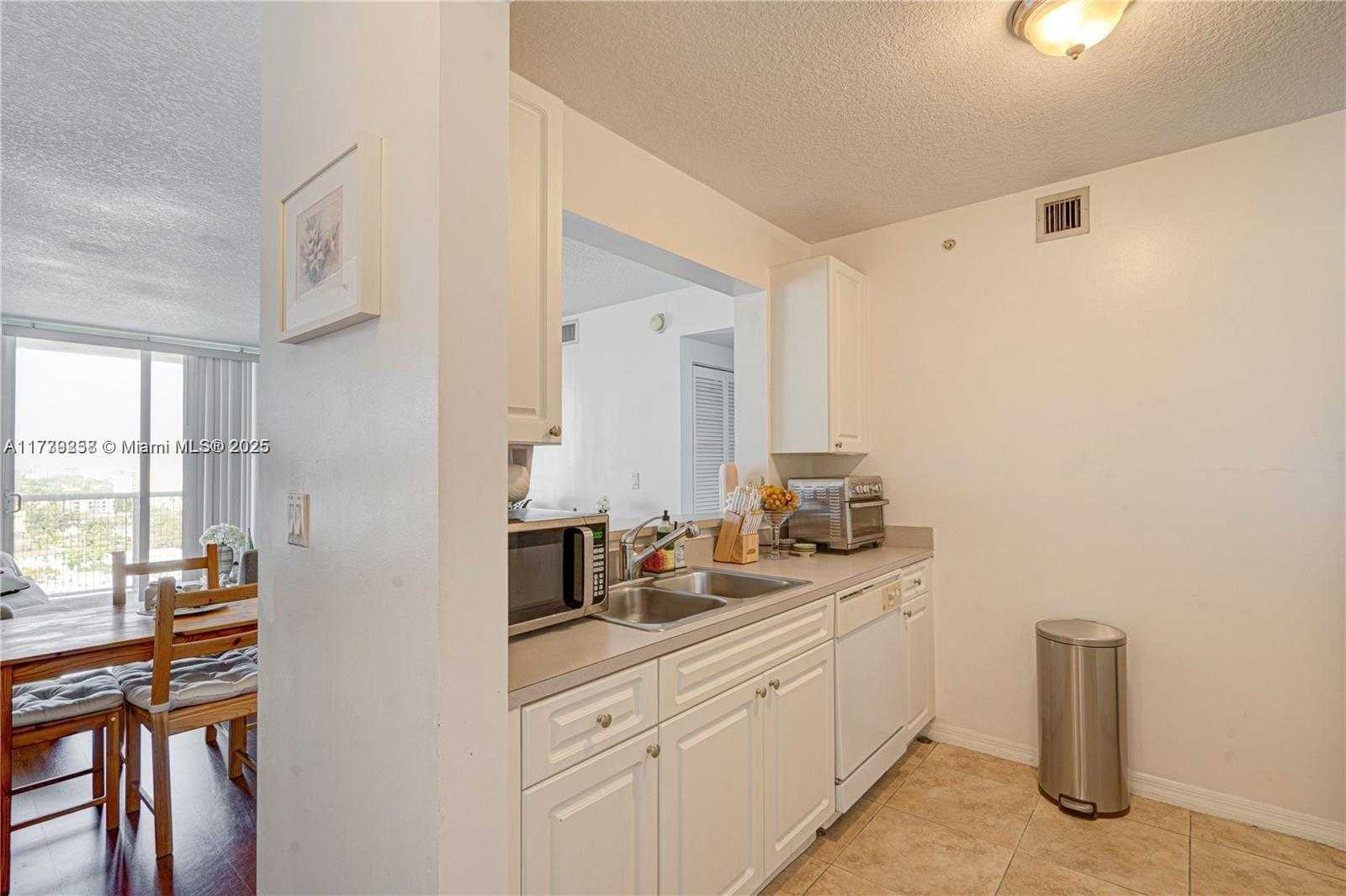 Small Image of 900 SOUTH WEST 8TH ST #1208, Miami Number 19