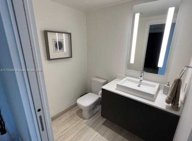 Small Image of 1451 BRICKELL AVE #2004, Miami Number 14