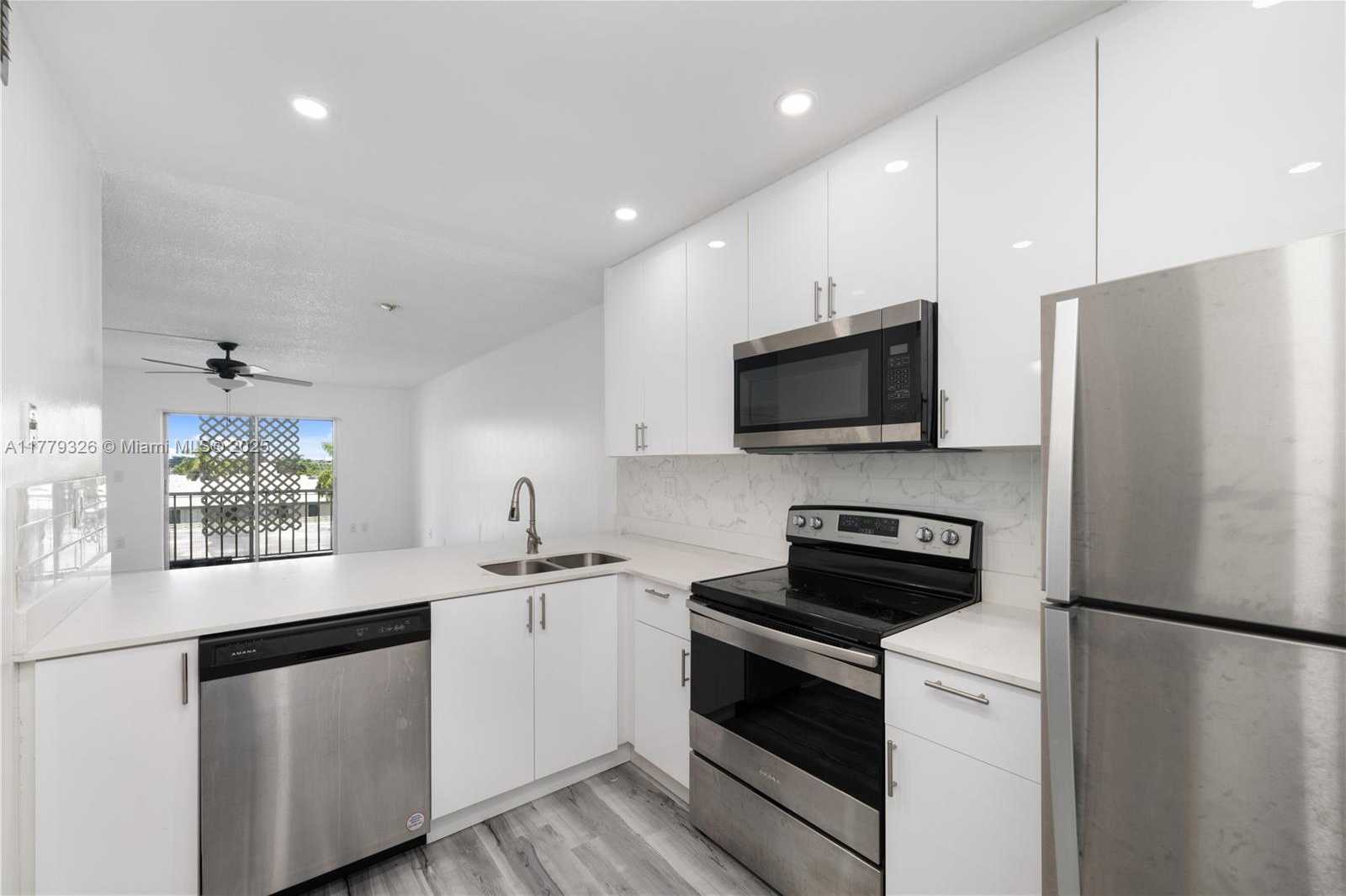 Small Image of 16750 NORTH EAST 10TH AVE #330, North Miami Beach Number 2