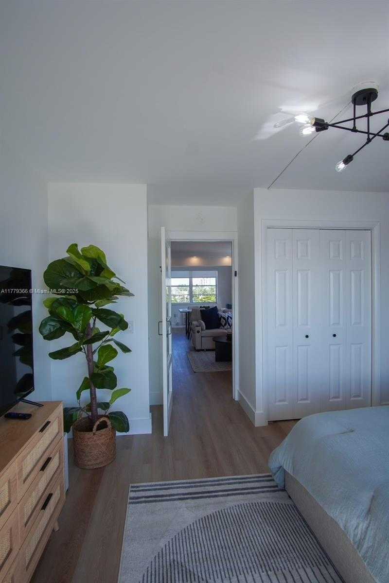Small Image of 7904 WEST DR #501, North Bay Village Number 11