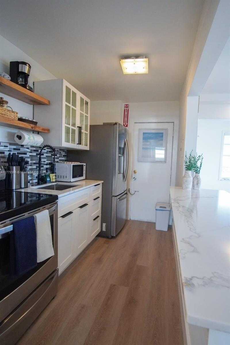Small Image of 7904 WEST DR #501, North Bay Village Number 19