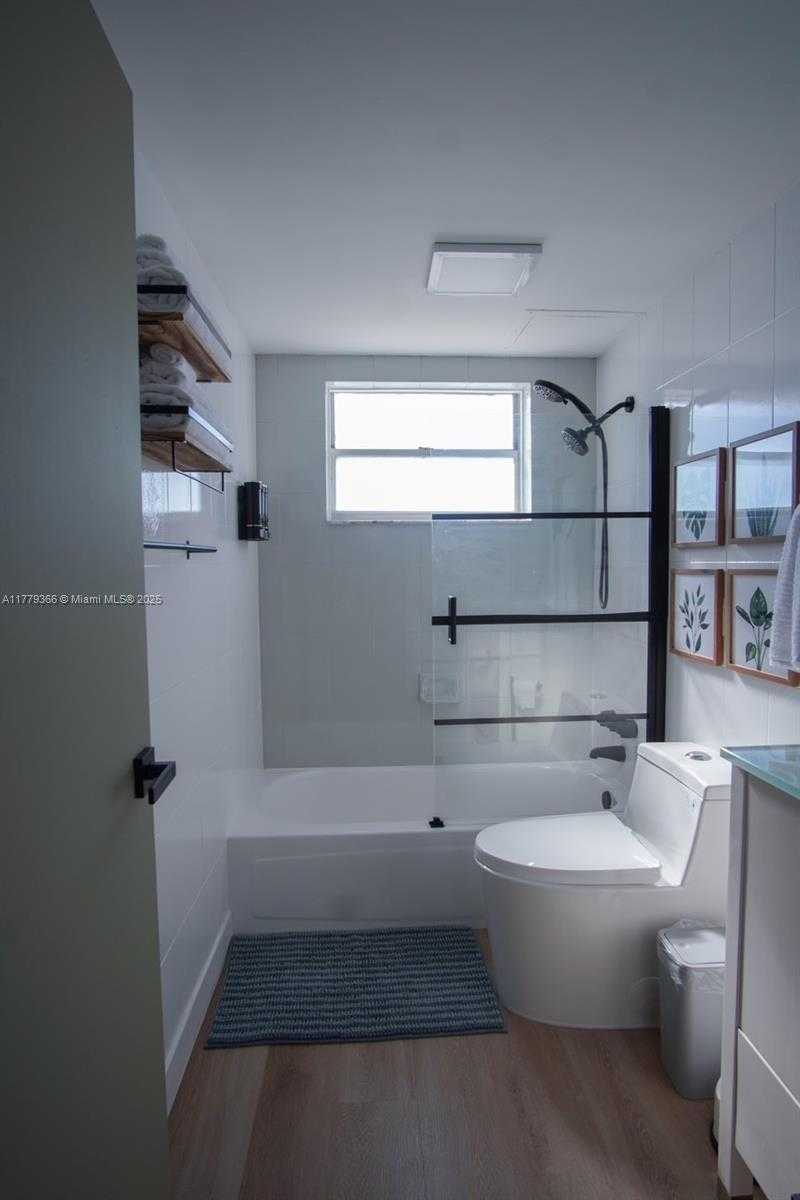 Small Image of 7904 WEST DR #501, North Bay Village Number 29
