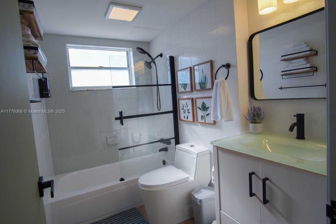 Small Image of 7904 WEST DR #501, North Bay Village Number 37