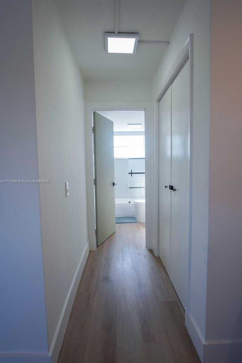 Small Image of 7904 WEST DR #501, North Bay Village Number 38