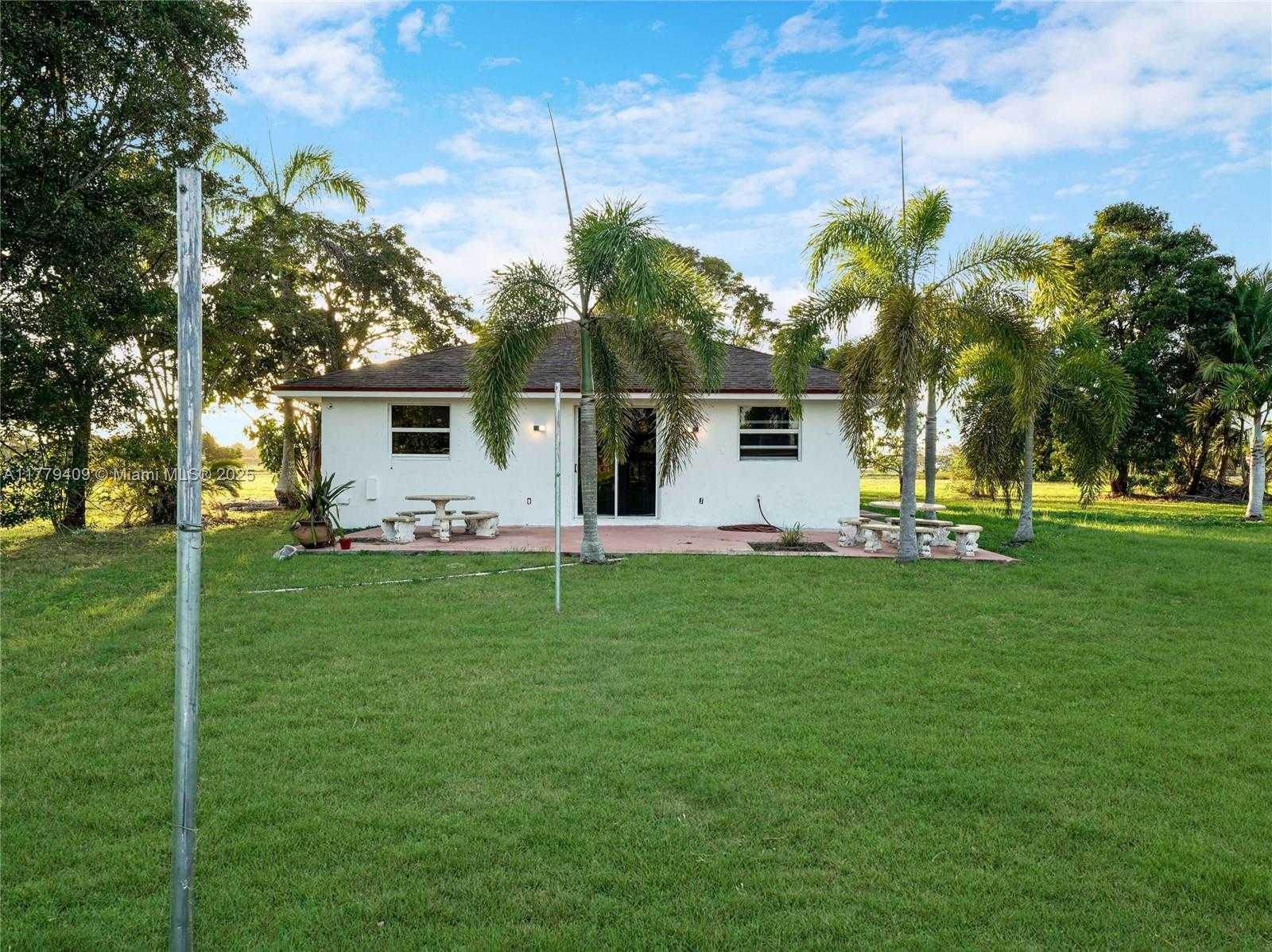Small Image of 20000 SOUTH WEST 216TH ST, Miami Number 13