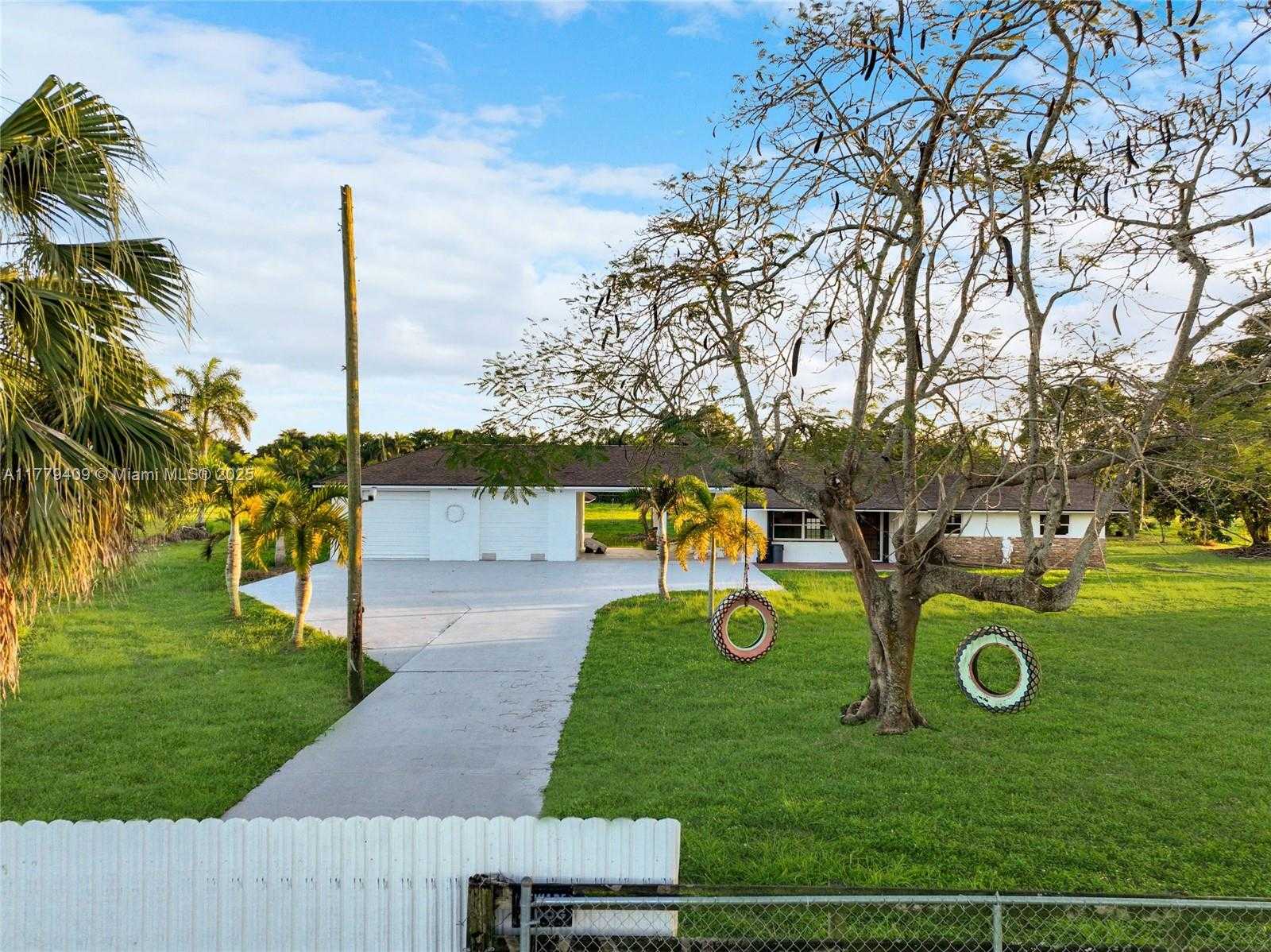 Small Image of 20000 SOUTH WEST 216TH ST, Miami Number 18