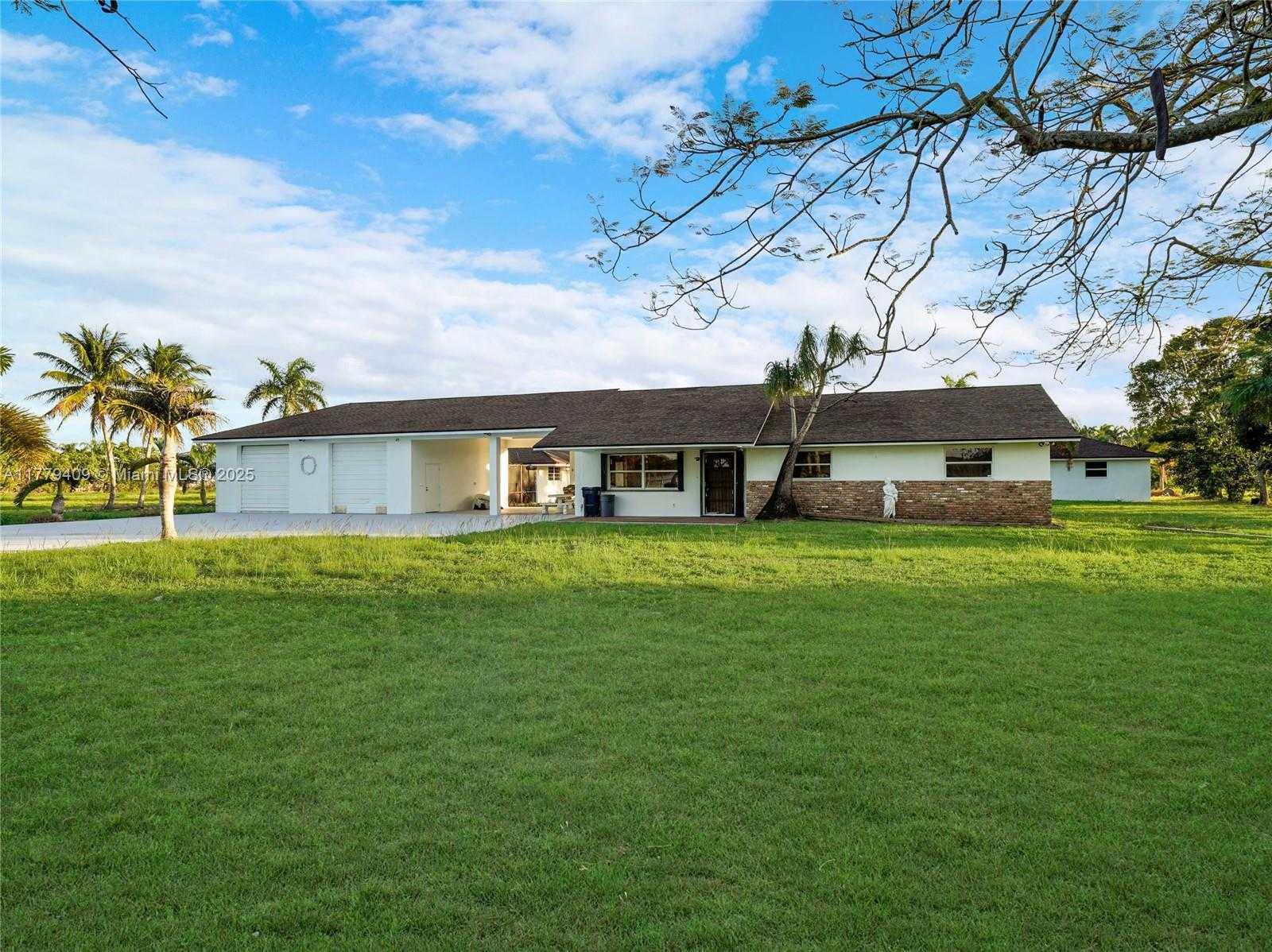 Small Image of 20000 SOUTH WEST 216TH ST, Miami Number 2