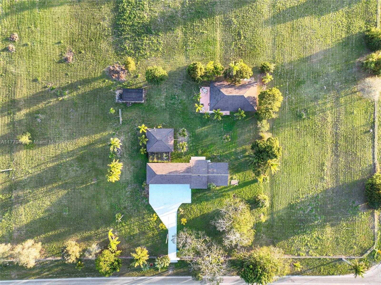 Small Image of 20000 SOUTH WEST 216TH ST, Miami Number 26