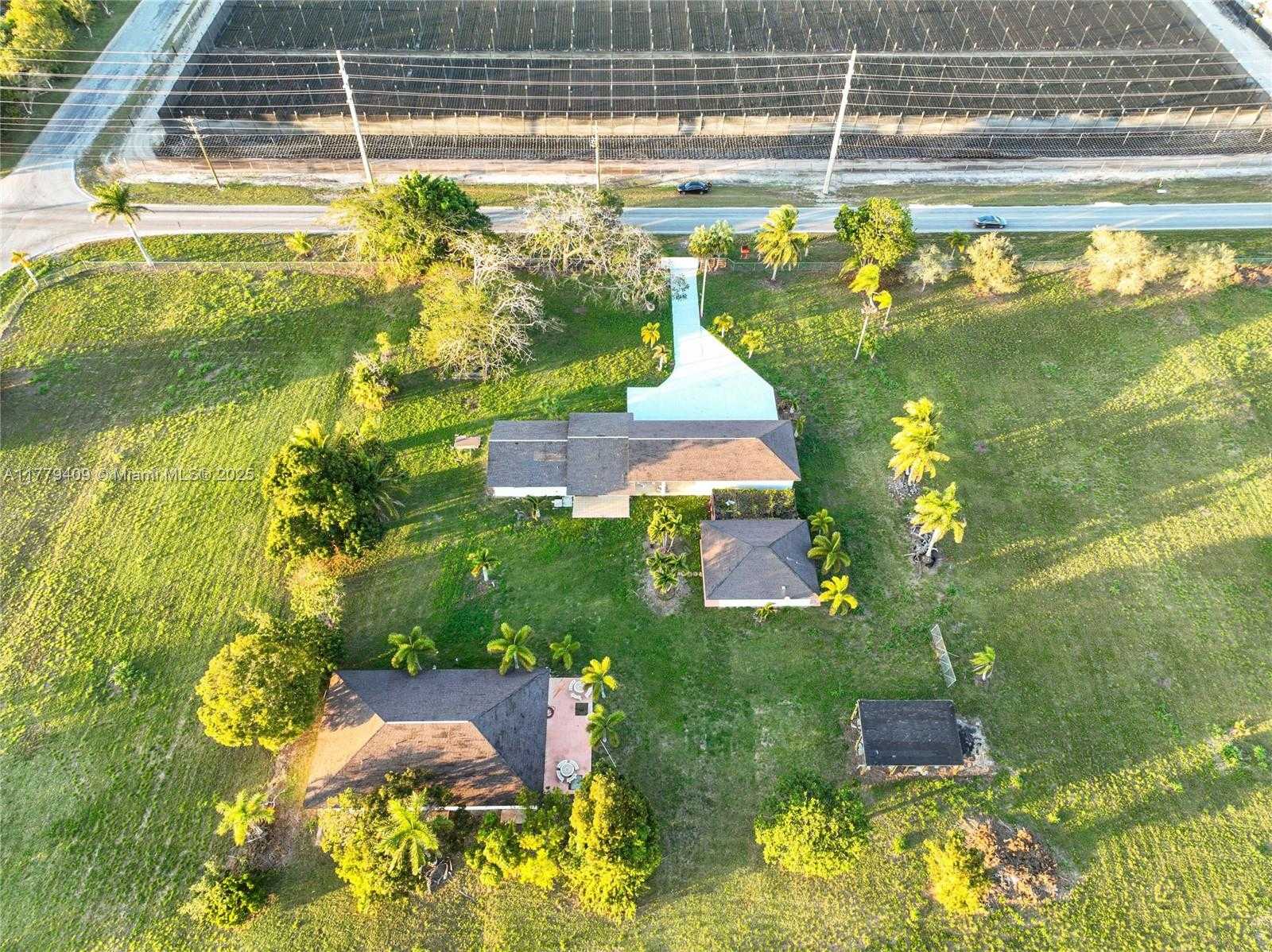 Small Image of 20000 SOUTH WEST 216TH ST, Miami Number 30