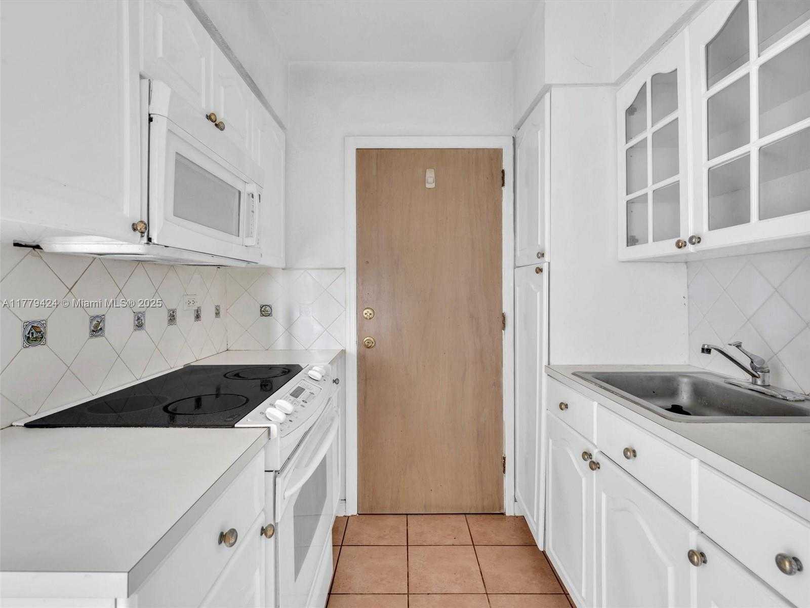 Small Image of 1408 BRICKELL BAY DR #816, Miami Number 16