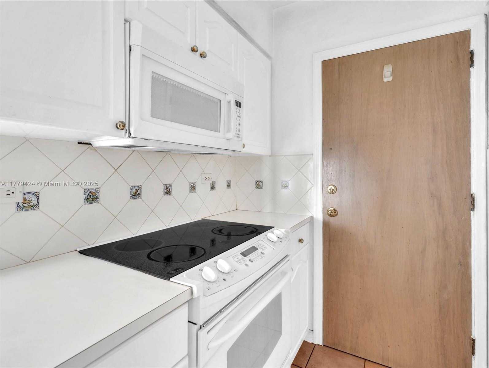 Small Image of 1408 BRICKELL BAY DR #816, Miami Number 17