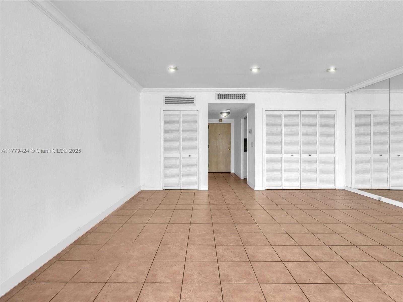 Small Image of 1408 BRICKELL BAY DR #816, Miami Number 21