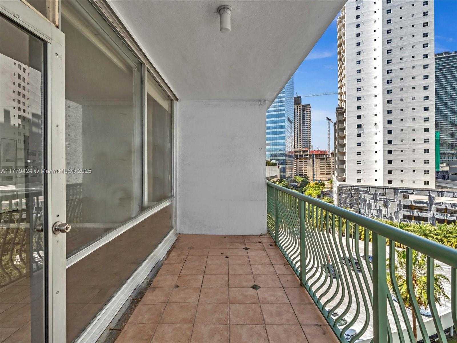 Small Image of 1408 BRICKELL BAY DR #816, Miami Number 25