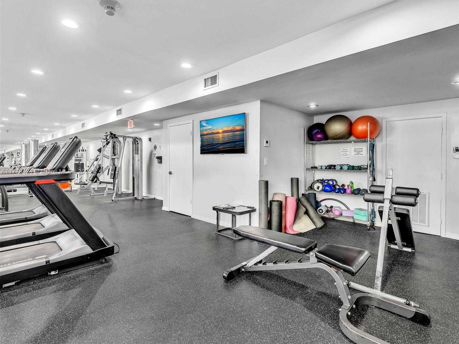 Small Image of 1408 BRICKELL BAY DR #816, Miami Number 37