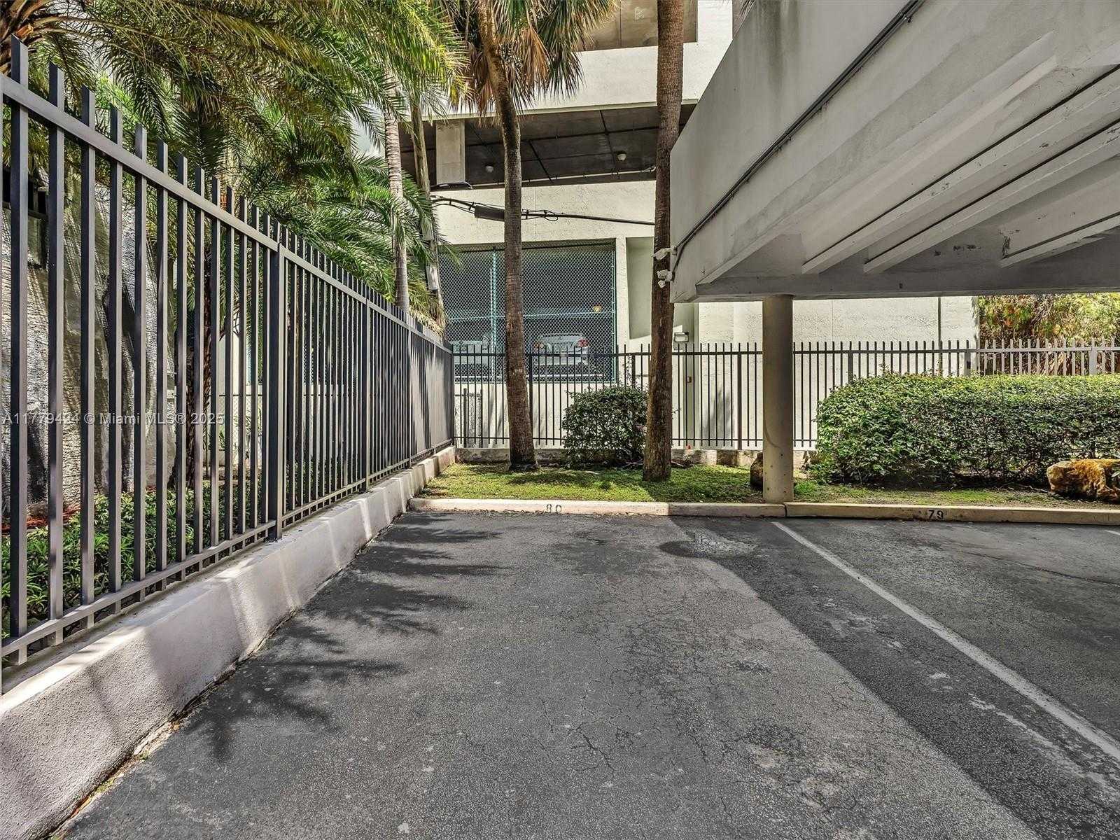 Small Image of 1408 BRICKELL BAY DR #816, Miami Number 43