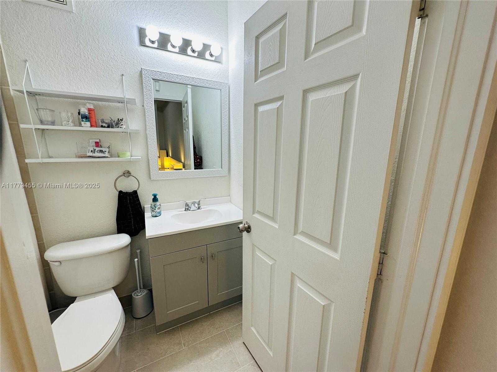 Small Image of 5580 NORTH WEST 107TH AVE #1207, Doral Number 16