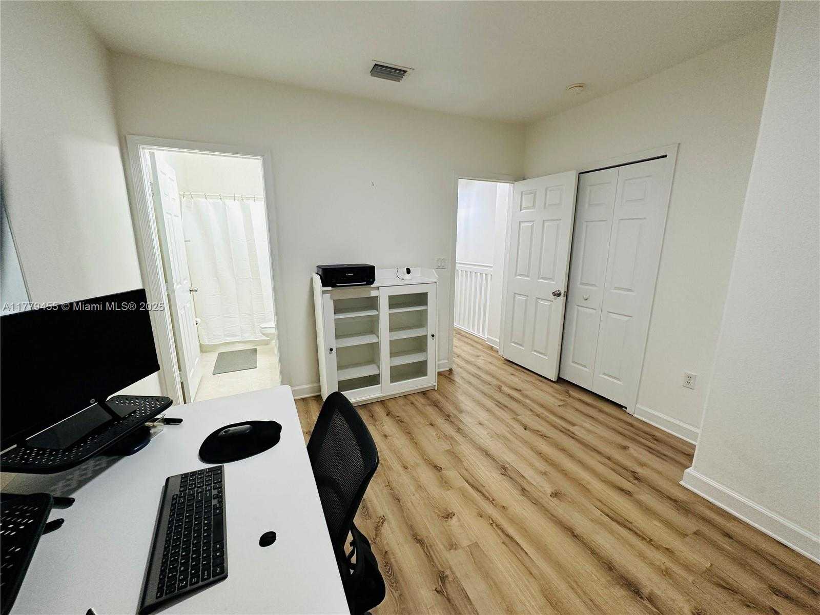 Small Image of 5580 NORTH WEST 107TH AVE #1207, Doral Number 18