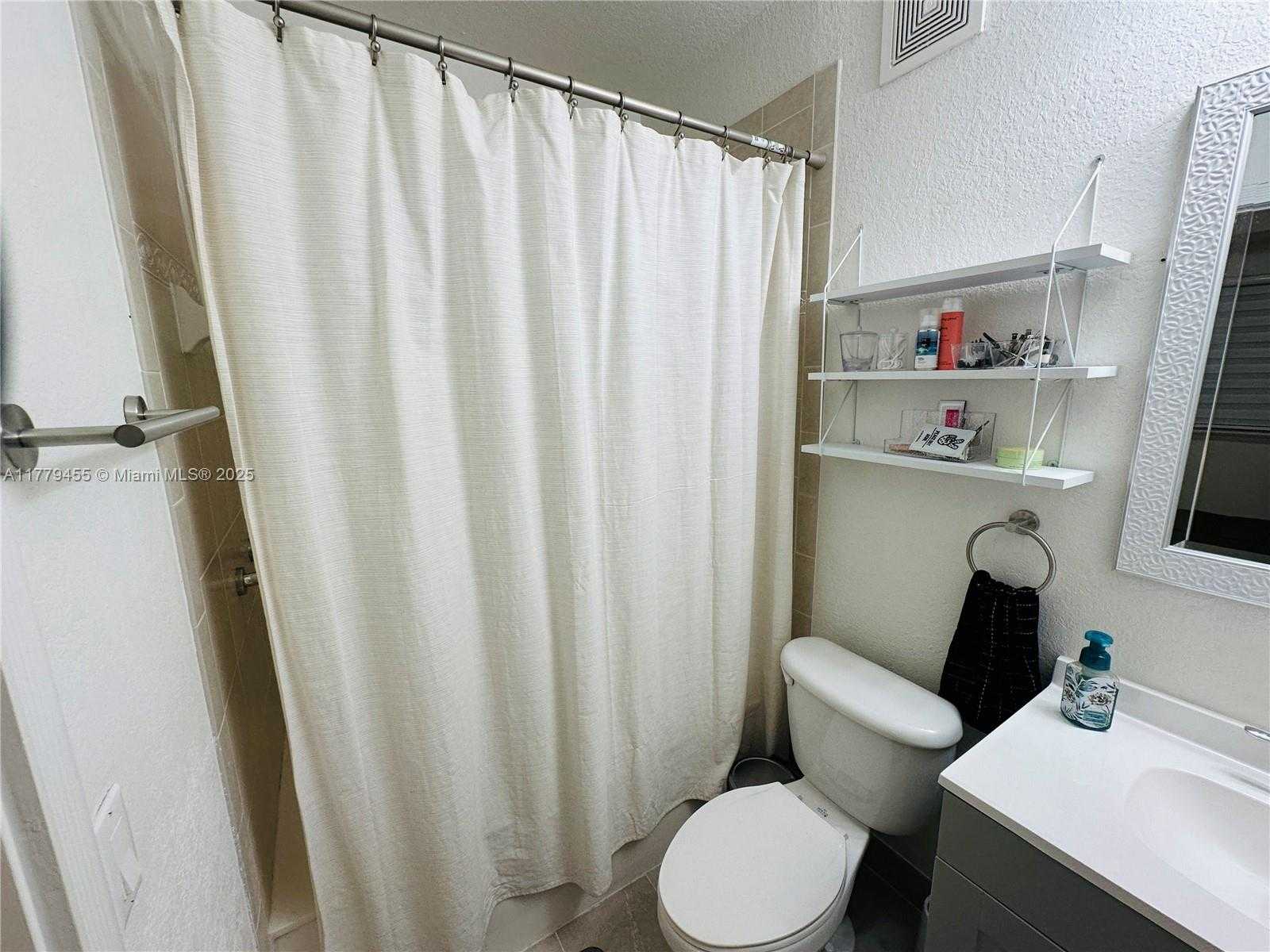 Small Image of 5580 NORTH WEST 107TH AVE #1207, Doral Number 20