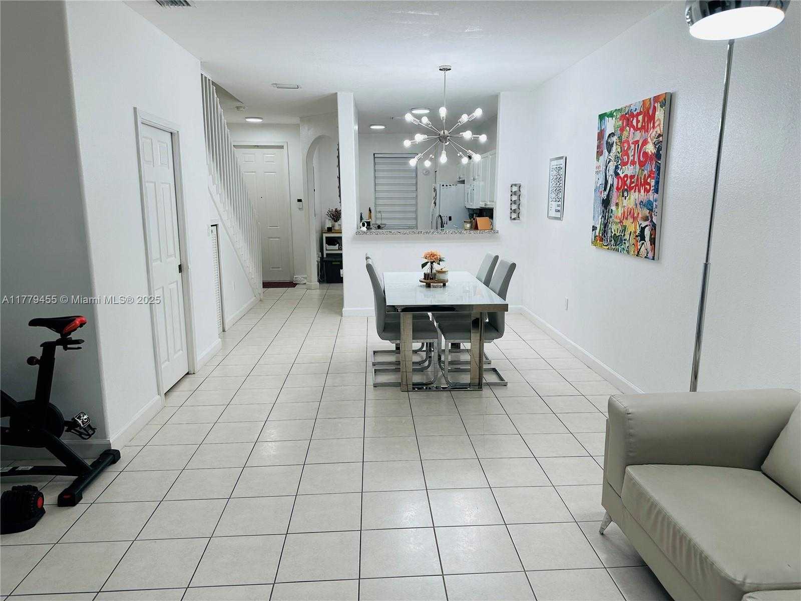 Small Image of 5580 NORTH WEST 107TH AVE #1207, Doral Number 4