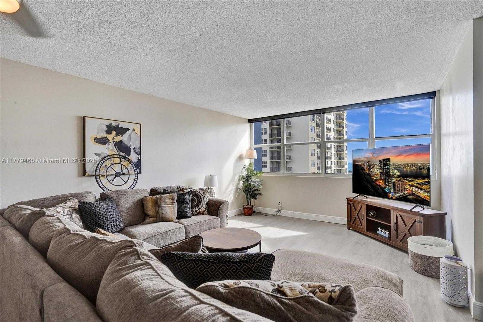 Small Image of 1400 SOUTH OCEAN DR #708, Hollywood Number 2