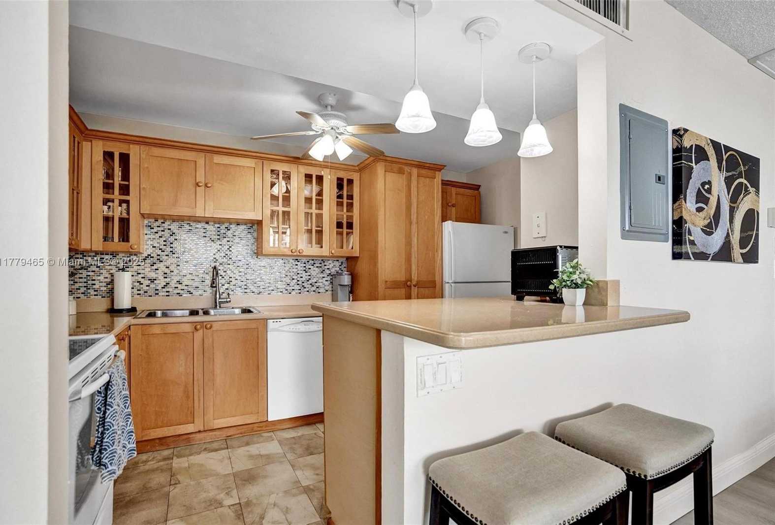 Small Image of 1400 SOUTH OCEAN DR #708, Hollywood Number 9