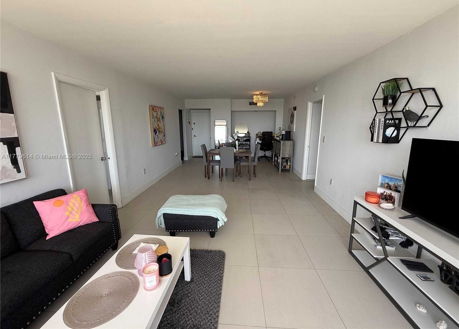 Small Image of 3701 NORTH COUNTRY CLUB DR #1504, Aventura Number 4