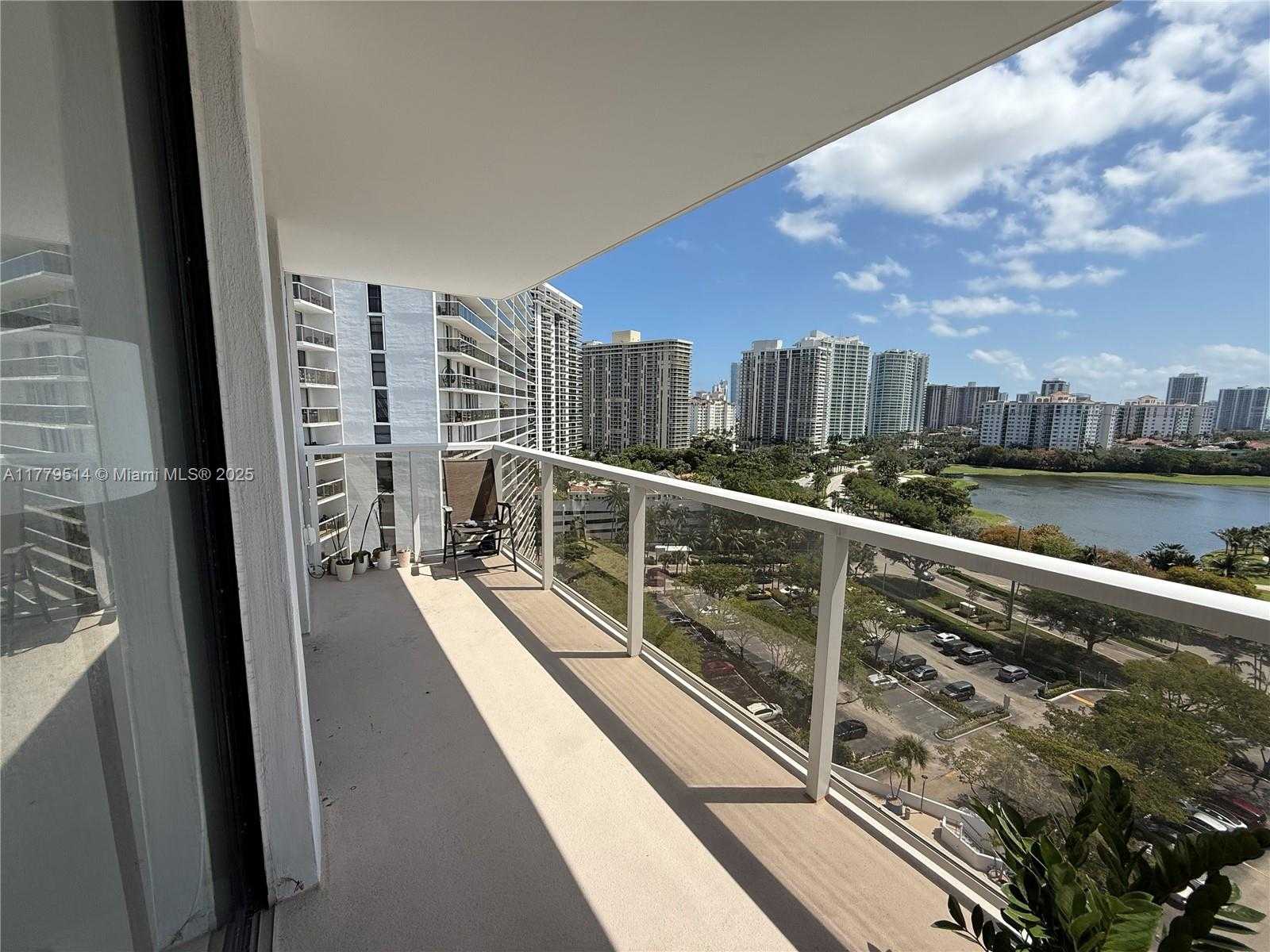 Small Image of 3701 NORTH COUNTRY CLUB DR #1504, Aventura Number 5
