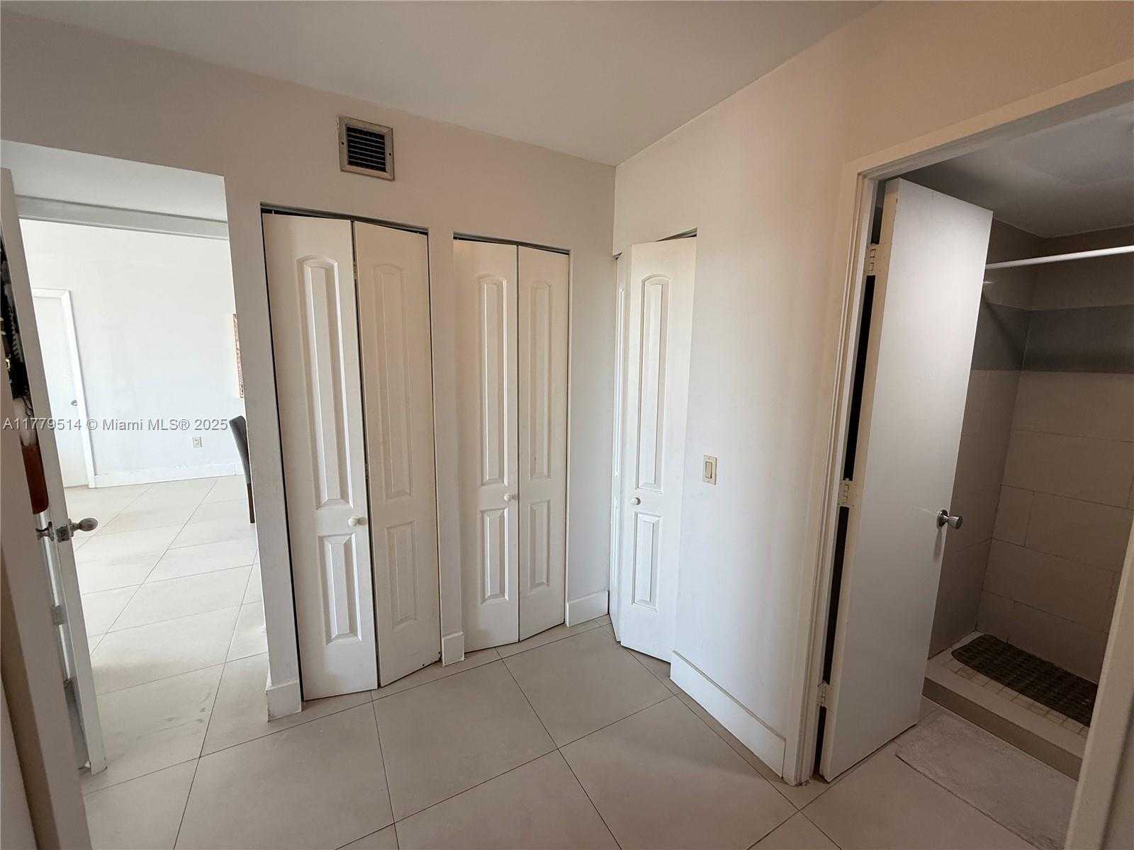 Small Image of 3701 NORTH COUNTRY CLUB DR #1504, Aventura Number 6