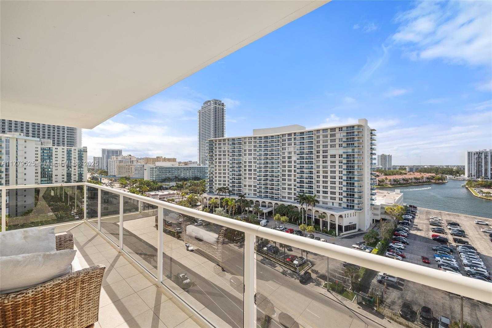 Small Image of 3725 SOUTH OCEAN DR #1124, Hollywood Number 2