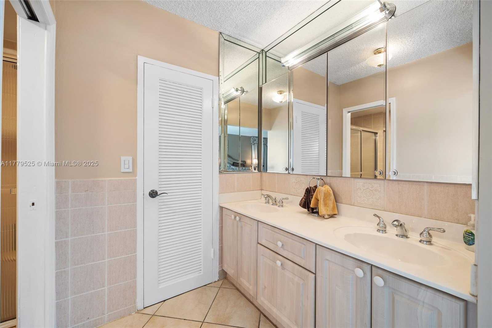 Small Image of 3725 SOUTH OCEAN DR #1124, Hollywood Number 22