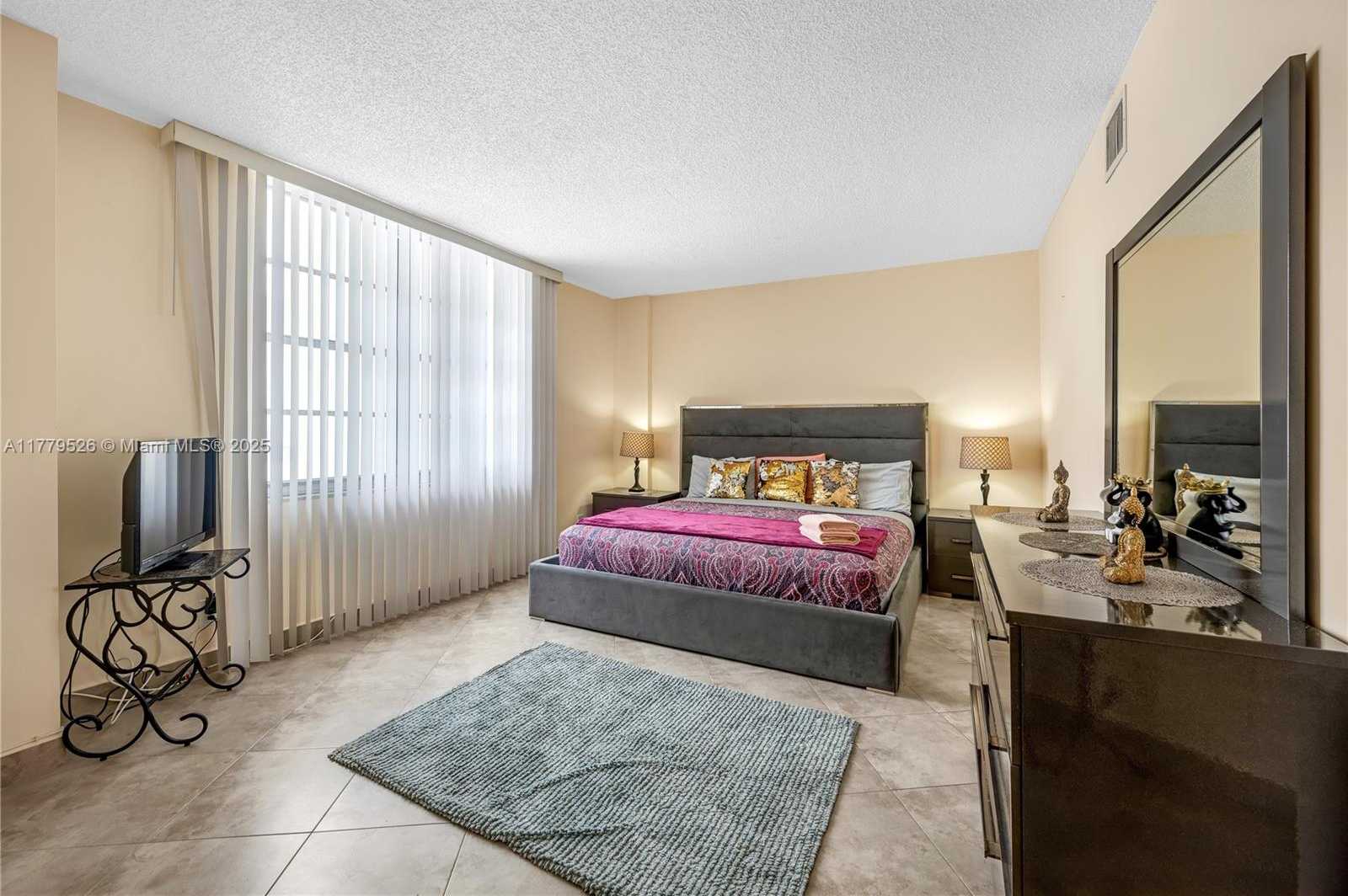 Small Image of 3725 SOUTH OCEAN DR #1015, Hollywood Number 11