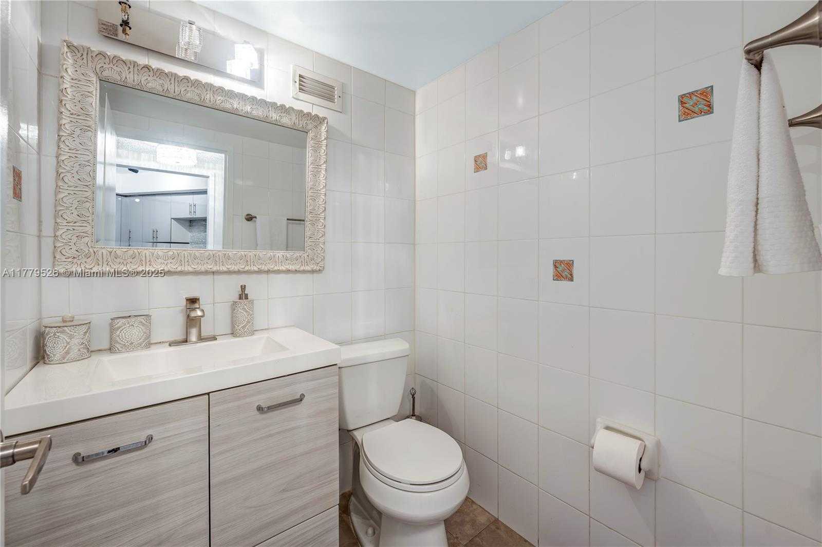 Small Image of 3725 SOUTH OCEAN DR #1015, Hollywood Number 15