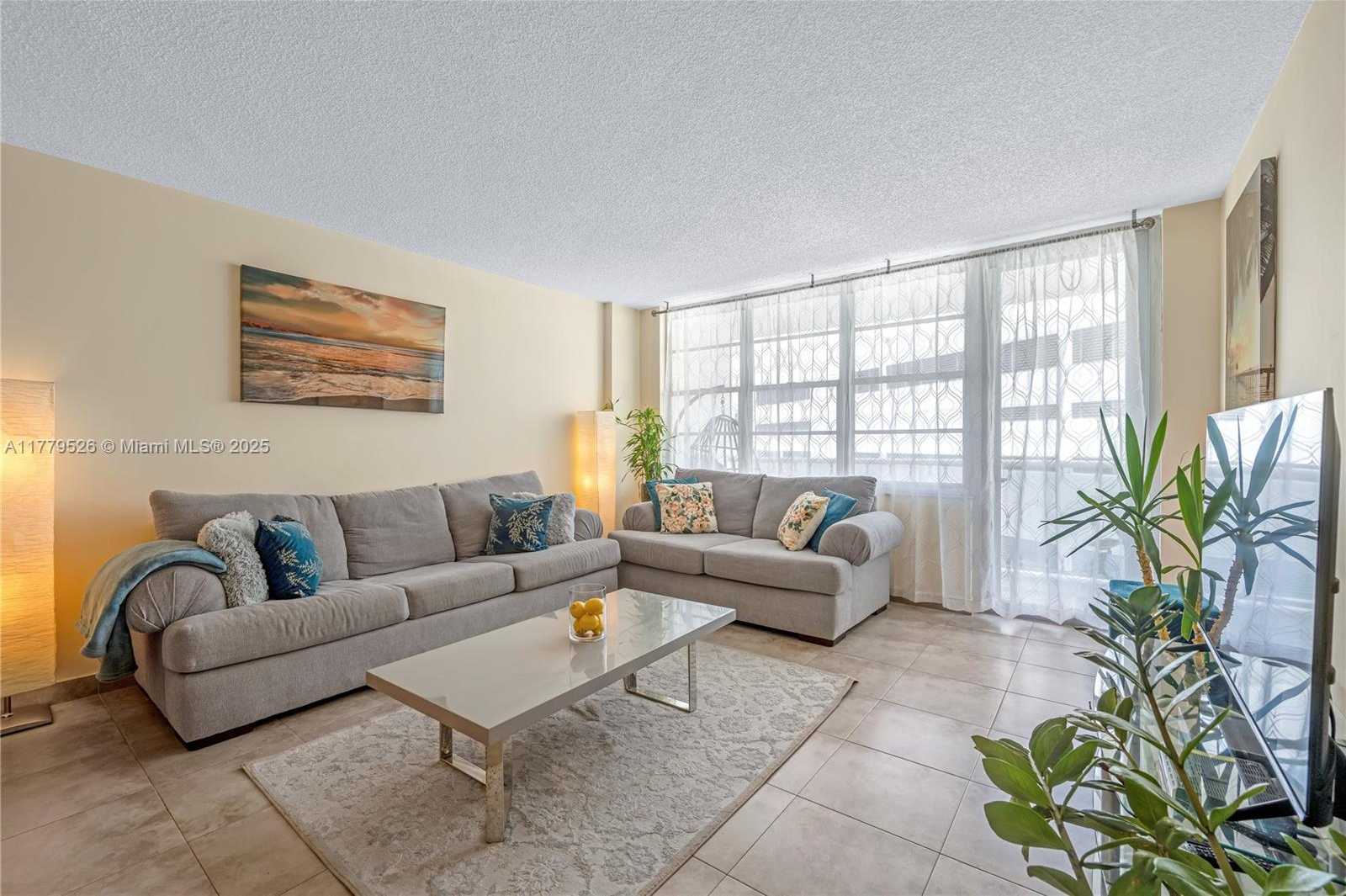Small Image of 3725 SOUTH OCEAN DR #1015, Hollywood Number 2