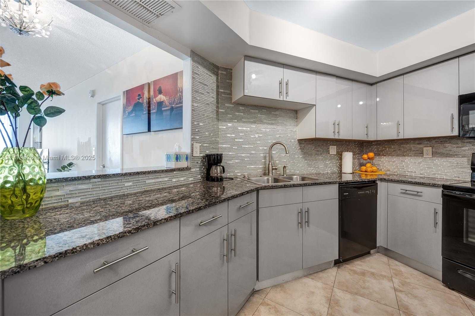 Small Image of 3725 SOUTH OCEAN DR #1015, Hollywood Number 9