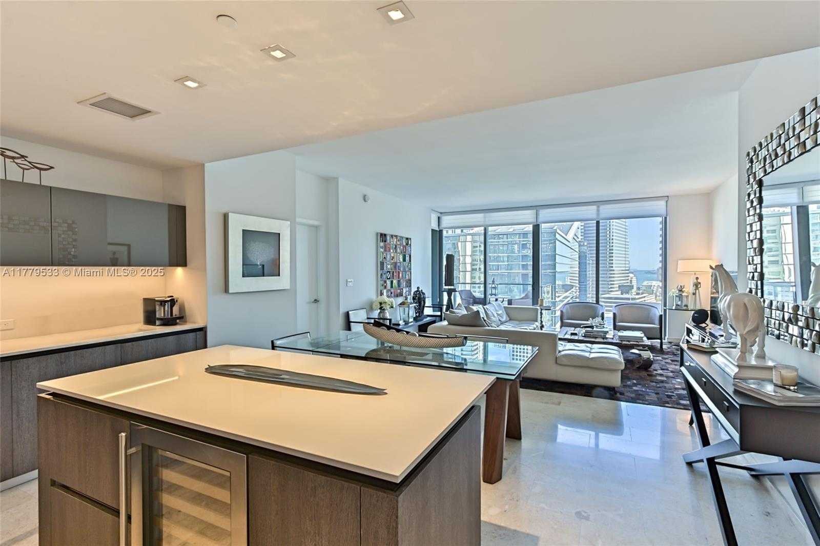 Small Image of 88 SOUTH WEST 7 #1507, Miami Number 17