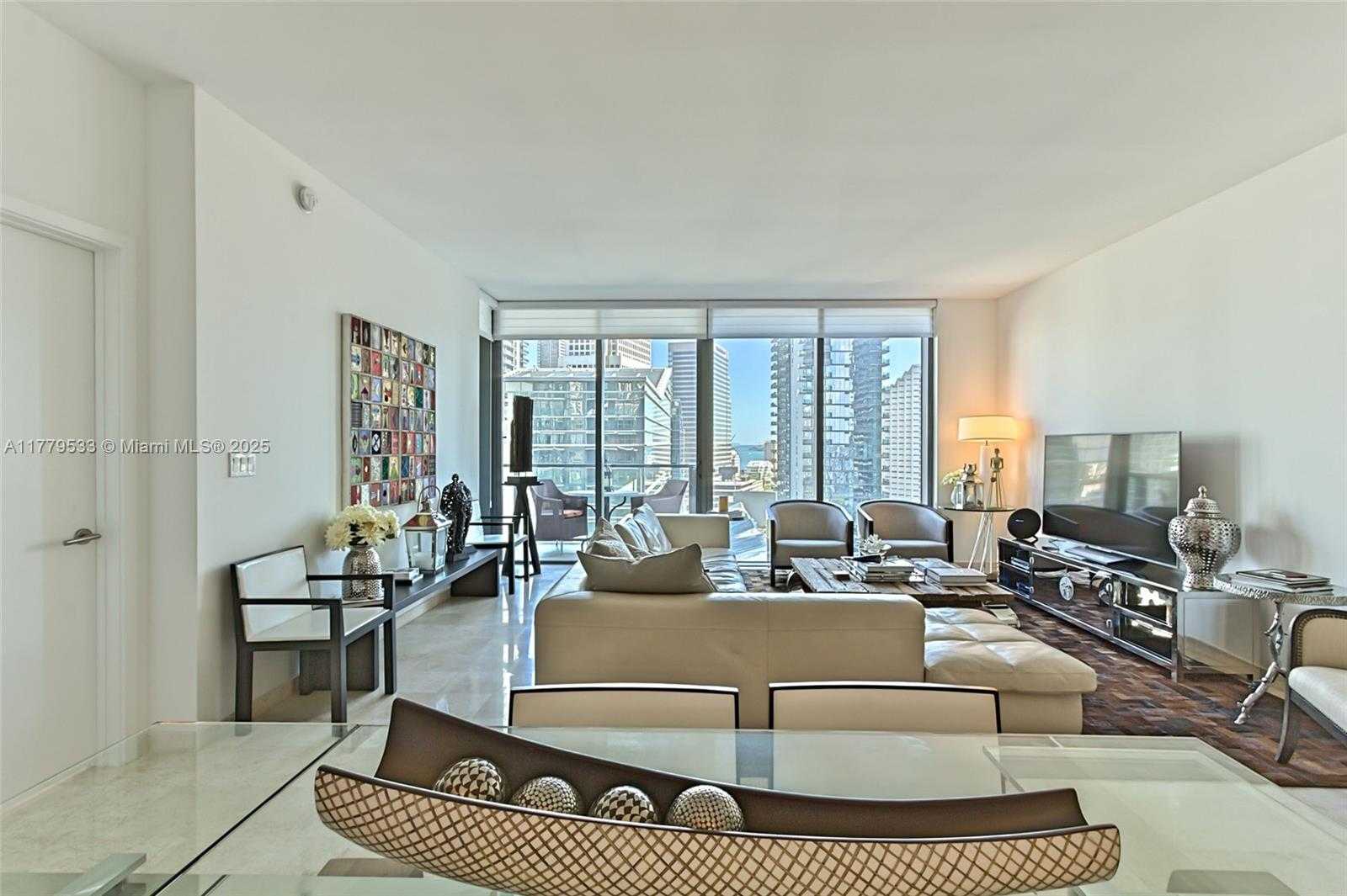 Small Image of 88 SOUTH WEST 7 #1507, Miami Number 2